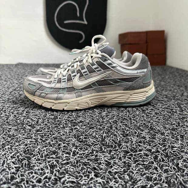 나이키 P-6000 플랫 퓨터 250mm