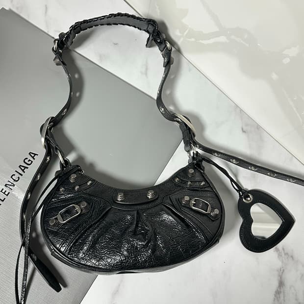 [25년 9월구매 정품] 발렌시아가 르카골 블랙xs 