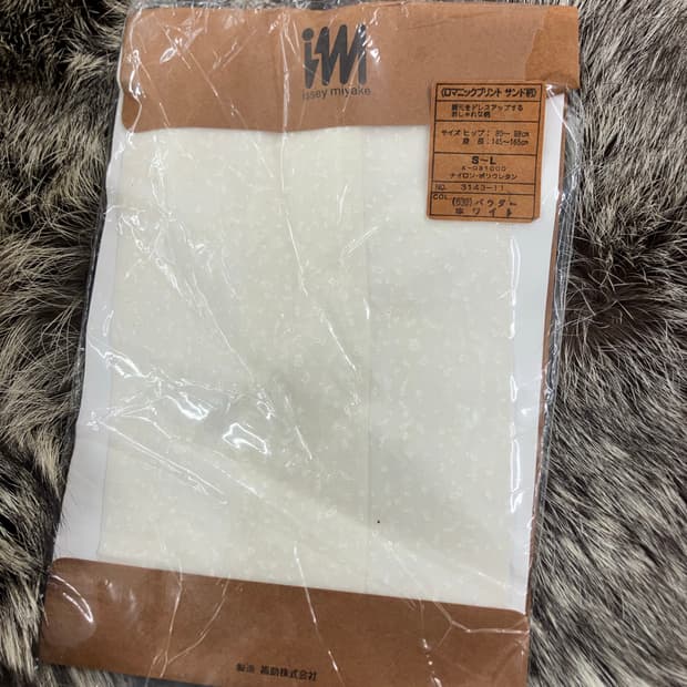 이세이미야케 화이트 패턴 스타킹 