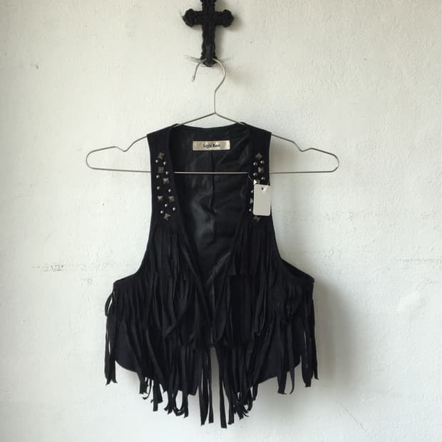 Stud fringe point vest