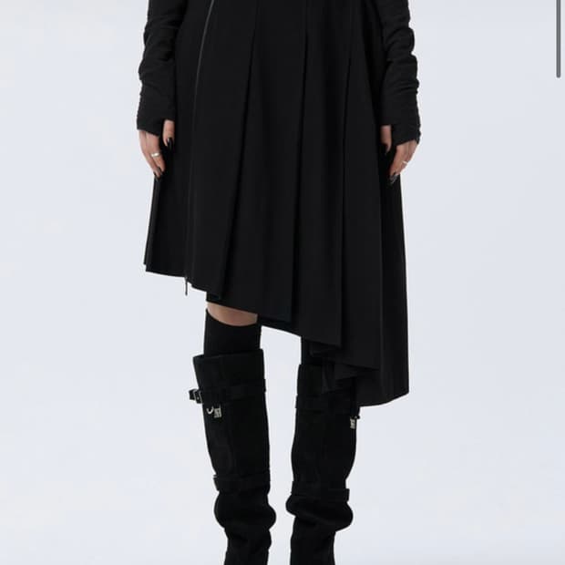 Pleated Asymmetric Skirt [ Black ]