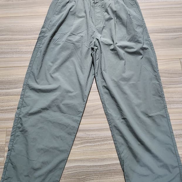 에잇세컨즈팬츠바지m사이즈카키색상