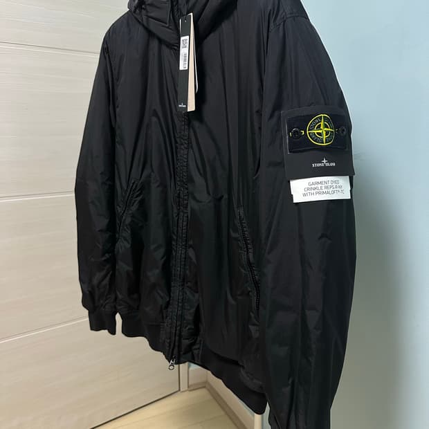 스톤아일랜드 Fw24 프리마로프트tc L사이즈 새상품급