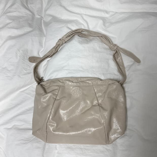NICOLE SQUARE SHOULDER BAG_CREAM