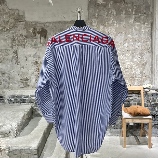 발렌시아가 17F/W 블루 스트라이프 타이 포플린 셔츠