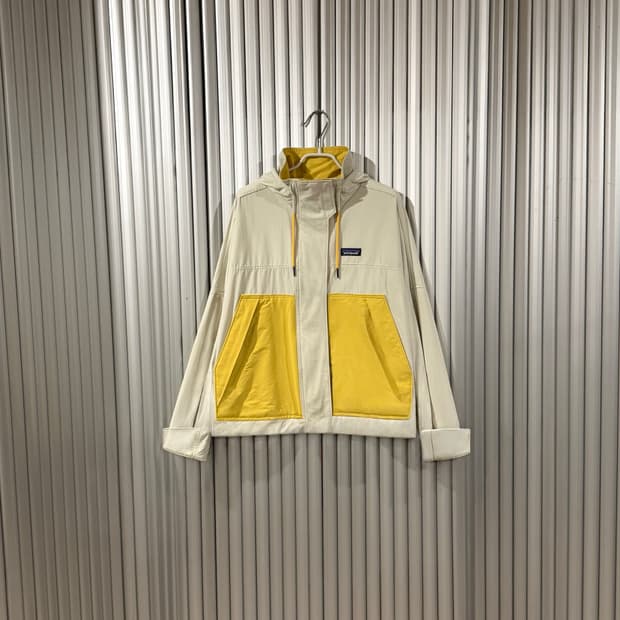 Patagonia windbreaker 