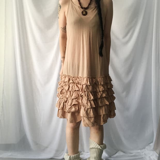 Frill layered sleeveelss onepiece