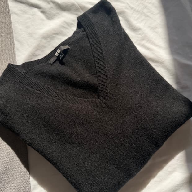 여성) 유니클로 캐시미어 V넥 니트