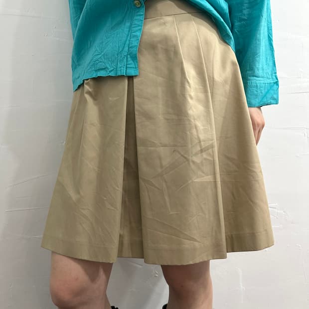 ofuon beige pleats skirt