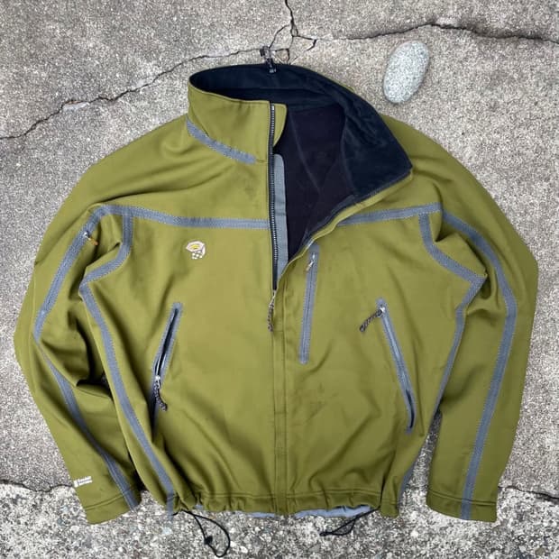 2000's Mountainhardwear conduit jacket