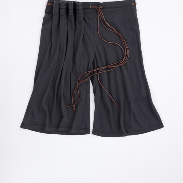 (구해요)울리카상투스 curtain half pants charcoal