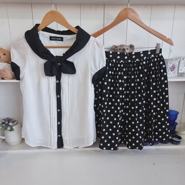 세실맥비 블라우스 + 도트 스커트 세트