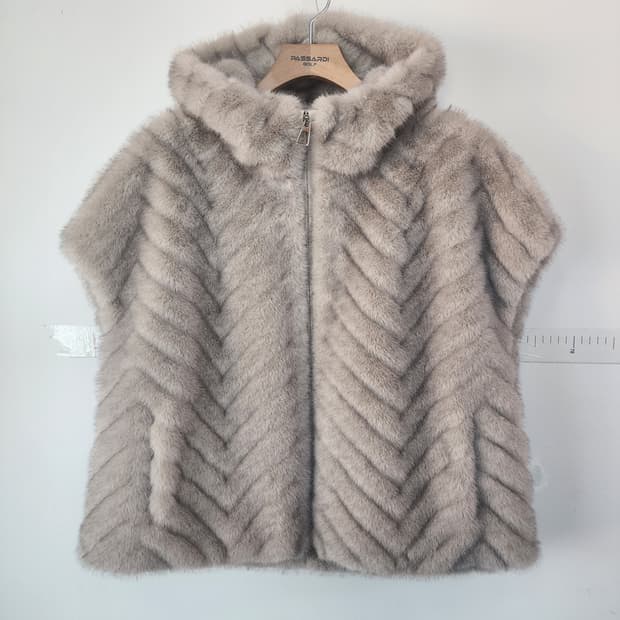 리오벨 후드 밍크 조끼