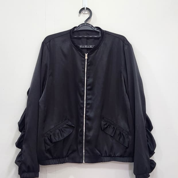 [L] 자라 TRF 블랙 프릴 봄버 자켓 여성 L