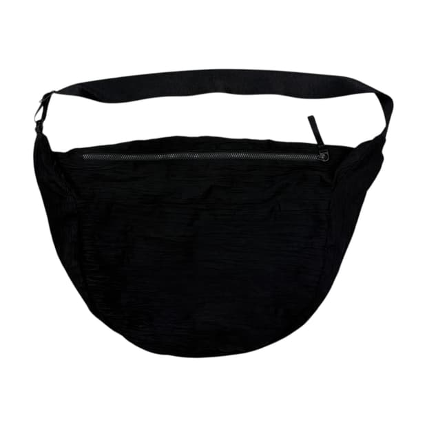 COS 코스 플리츠 스모크드 크로스 바디백 가방 블랙