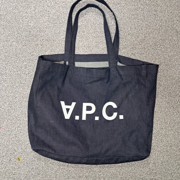 A.P.C. 데님 토트백
