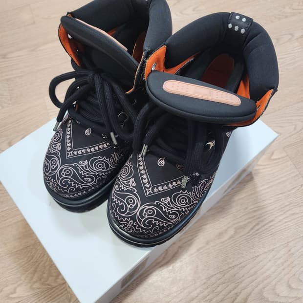 PDF channel 스트라다 로우 반다나