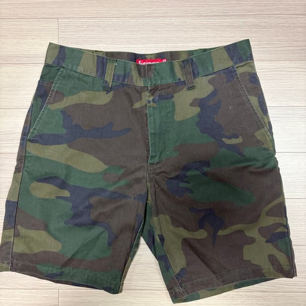 Supreme 우드랜드 카모 쇼츠