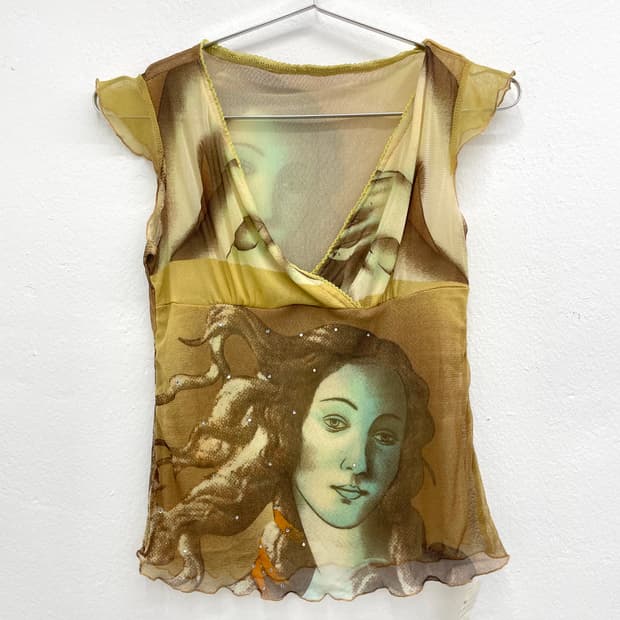Ruffle trim face print mesh top