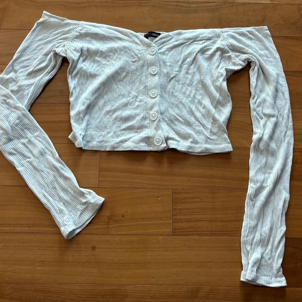 오프숄더 화이트