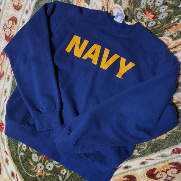 SOFFE 네이비(NAVY) 로고 스웨트셔츠