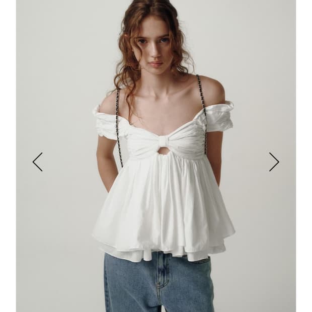 더바넷 블라우스 Magnolia Off-Shoulder Top White