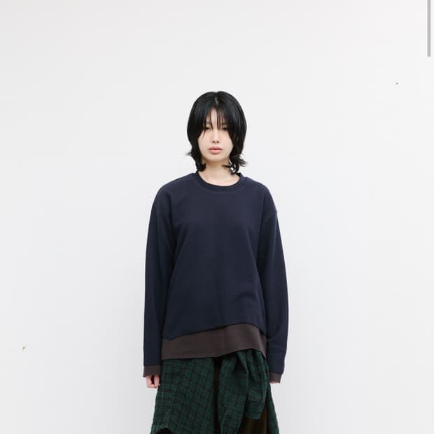 해칭룸 컷아웃 티