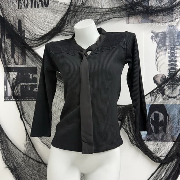 Necktie lace detail quarter-sleeve