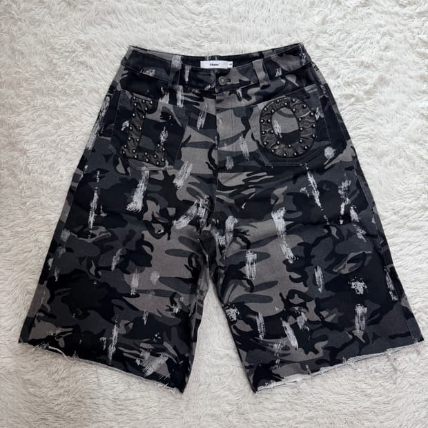 24ans 카모플라주 스터드 포인트 와이드 데님 쇼츠 (S사이즈)