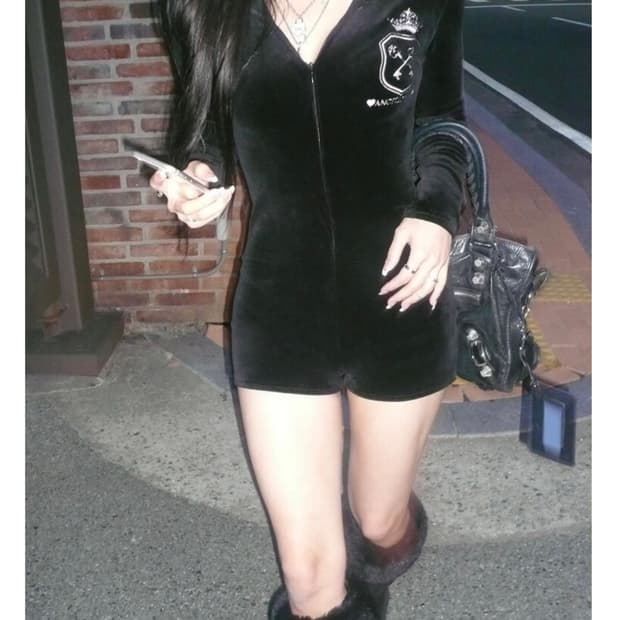 엔젤넘버555 Hilton Velour Bodysuit (BLACK)