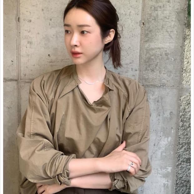 Lemaire 르메르 비대칭 셔링 블라우스 36사이즈