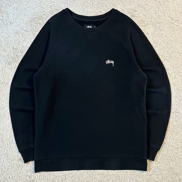 스투시 STUSSY 오버다이드 스탁 자수 로고 맨투맨 블랙
