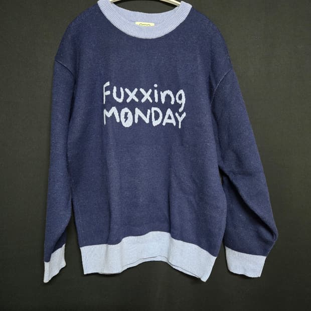 침착맨 굿즈 먼데이 니트(1사이즈)