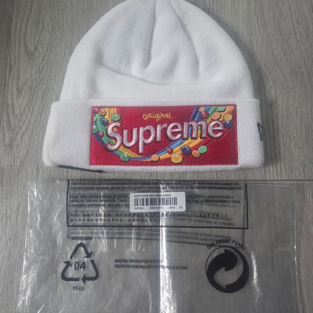  슈프림 x 스키틀즈 뉴에라 비니 화이트 - 21FW