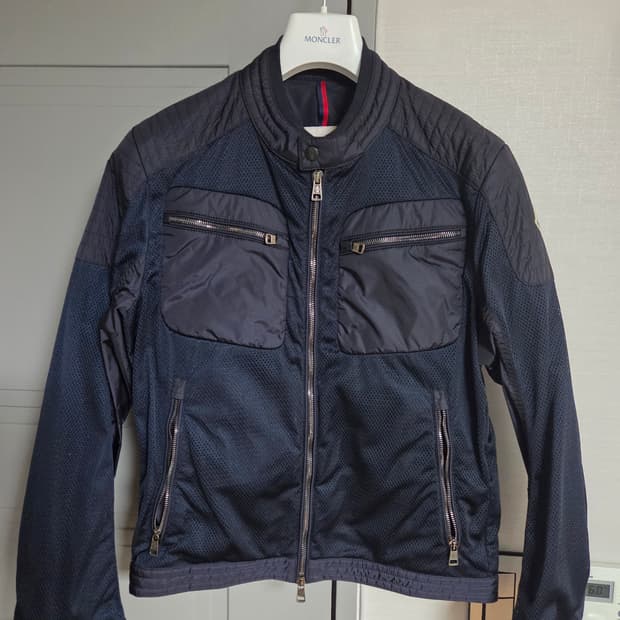 몽클레어 바람막이 바이커 자켓 네이비