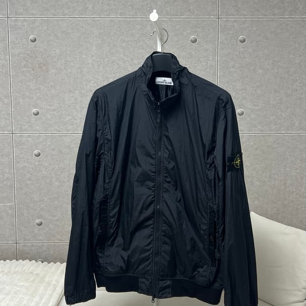 [정품] 새상품급 / XL 25SS 스톤아일랜드 크링클랩스 바람막이