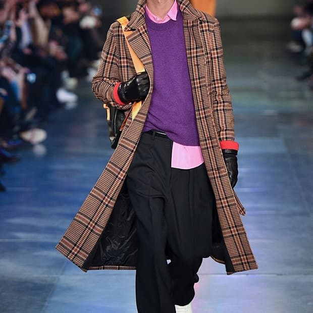 아미 ami 컬렉션 체크 로브 코트 팝니다