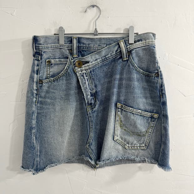 rodeo crowns denim skirt