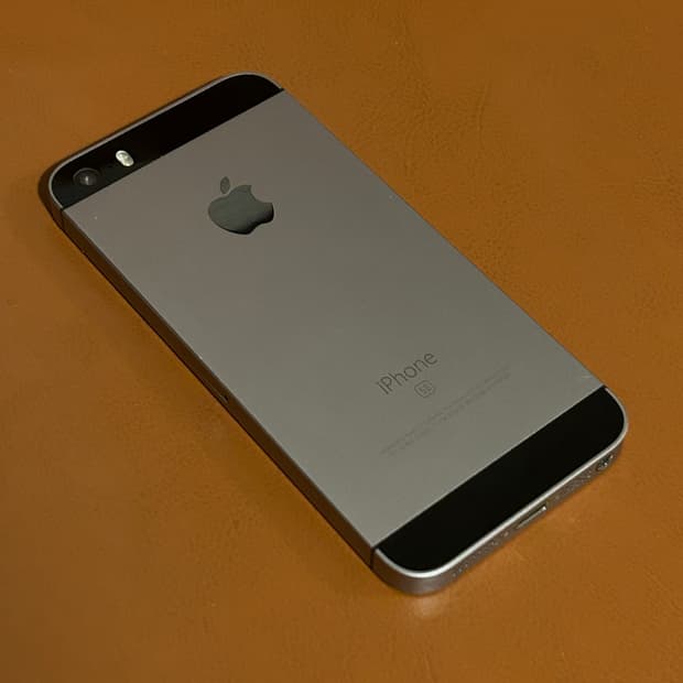아이폰 se1 스페이스그레이 128GB  무음카메라 민트급