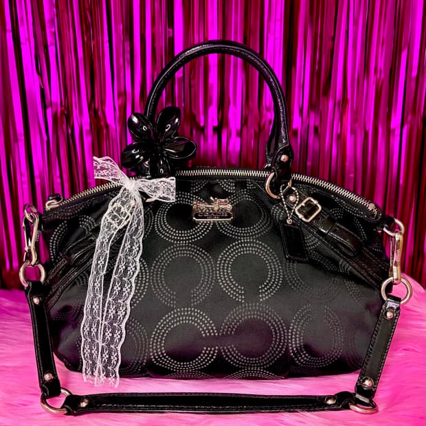 🖤갸루깔) Coach 코치 옵아트 사첼백 블랙