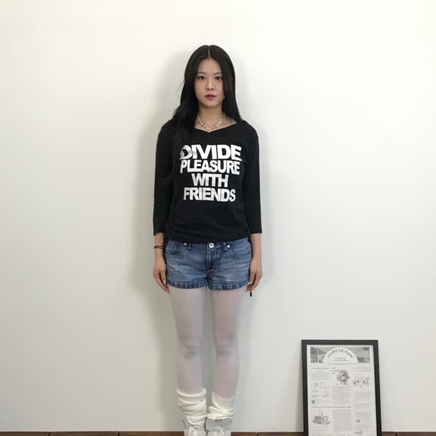 Jpn Y2k Black Lettering Graphic Tee