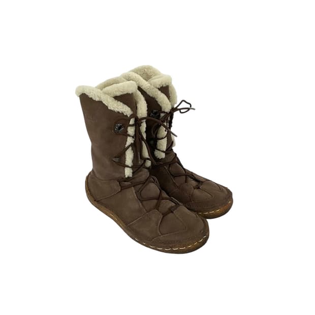 Clarks (235)