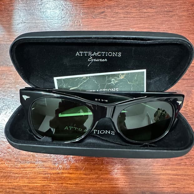 어트랙션즈 ATTRACTIONS 선글라스 판매