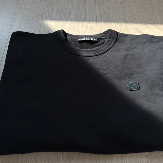 [105] 아크네 스튜디오 맨투맨