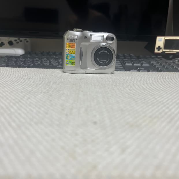니콘 쿨픽스 3100 디카