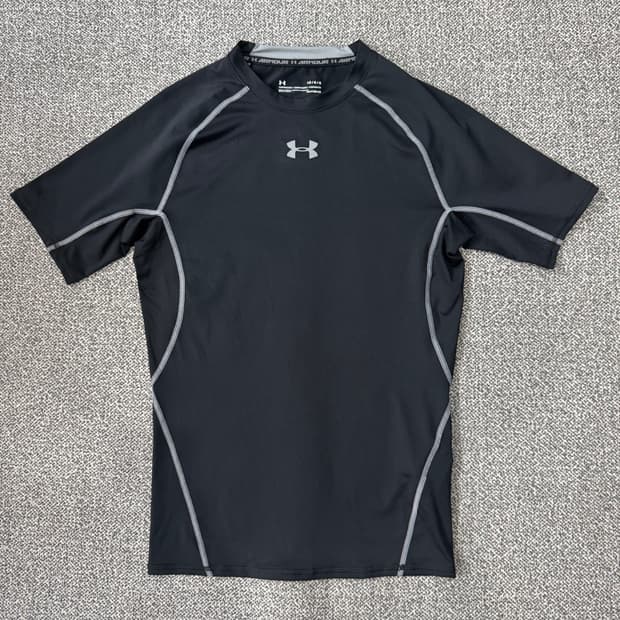 언더아머 기능성 반팔