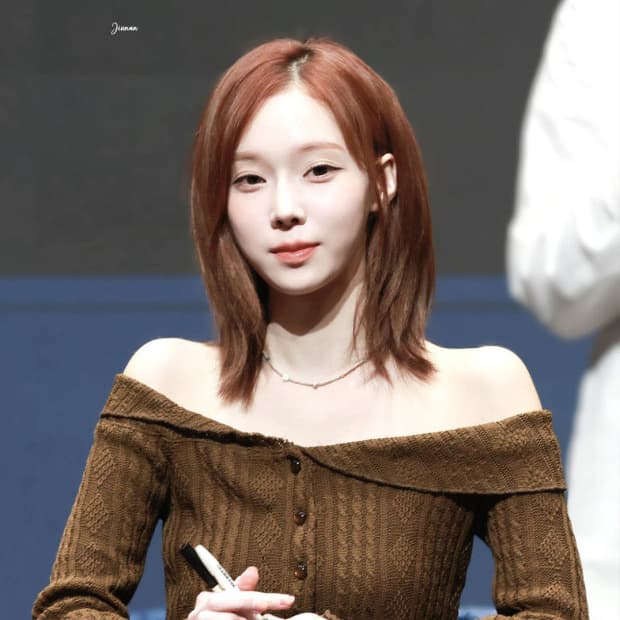 로제프란츠 오프숄더 니트 도로시