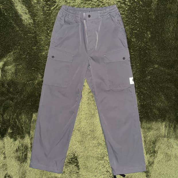 [S] 칼하트 WIP 리플렉티브 로고 카고 발토 팬츠 그레이