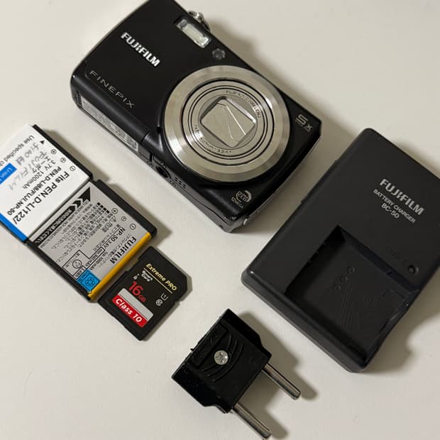 후지필름 파인픽스 F100 빈티지 디카 디지털카메라 블랙