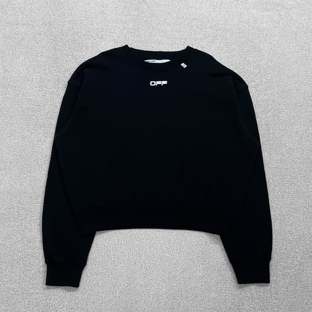 오프화이트 웨이비라인 크루넥 맨투맨 블랙